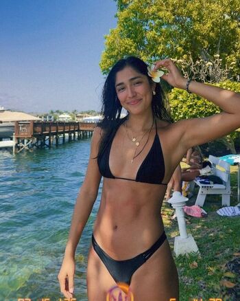 Adrianna Mier