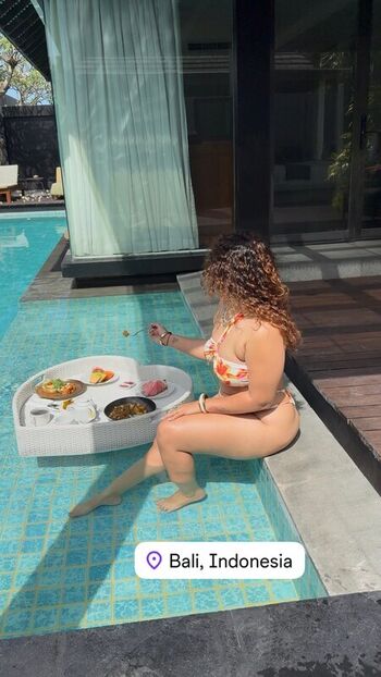 anjuthecurlygirl