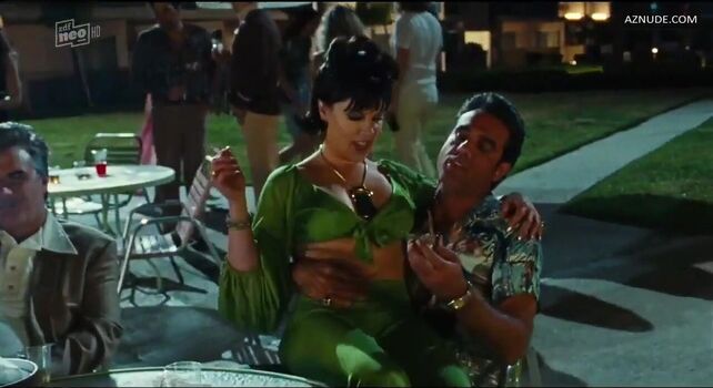 Debi Mazar