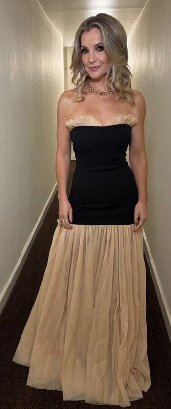 Helen Skelton