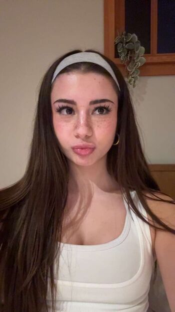 Mikayla Campinos