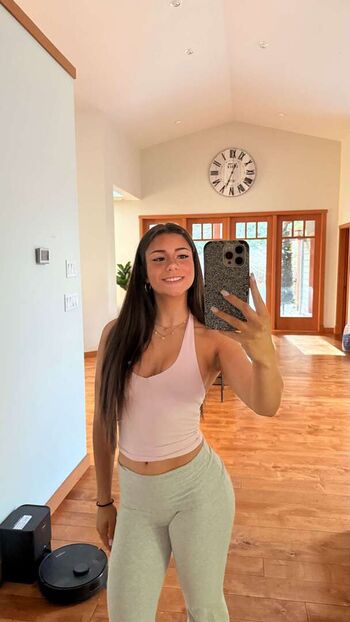 Mikayla Campinos