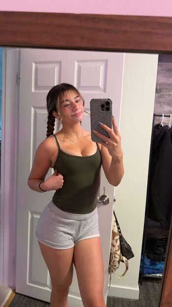 Mikayla Campinos