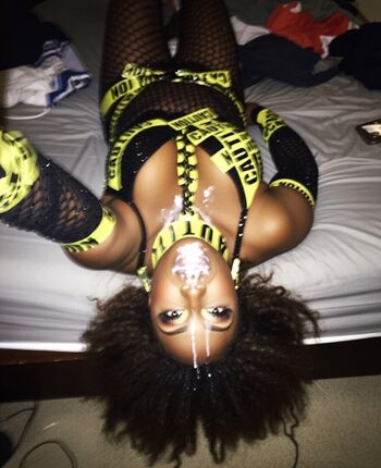 Naomi Wwe