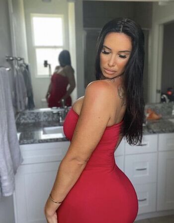 Nicoleclosesswfl