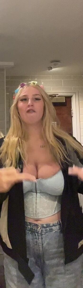 reeseychanelle