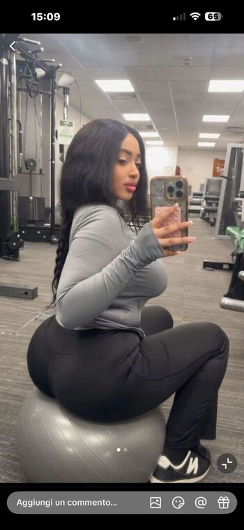 Slim Women With A Big Ass